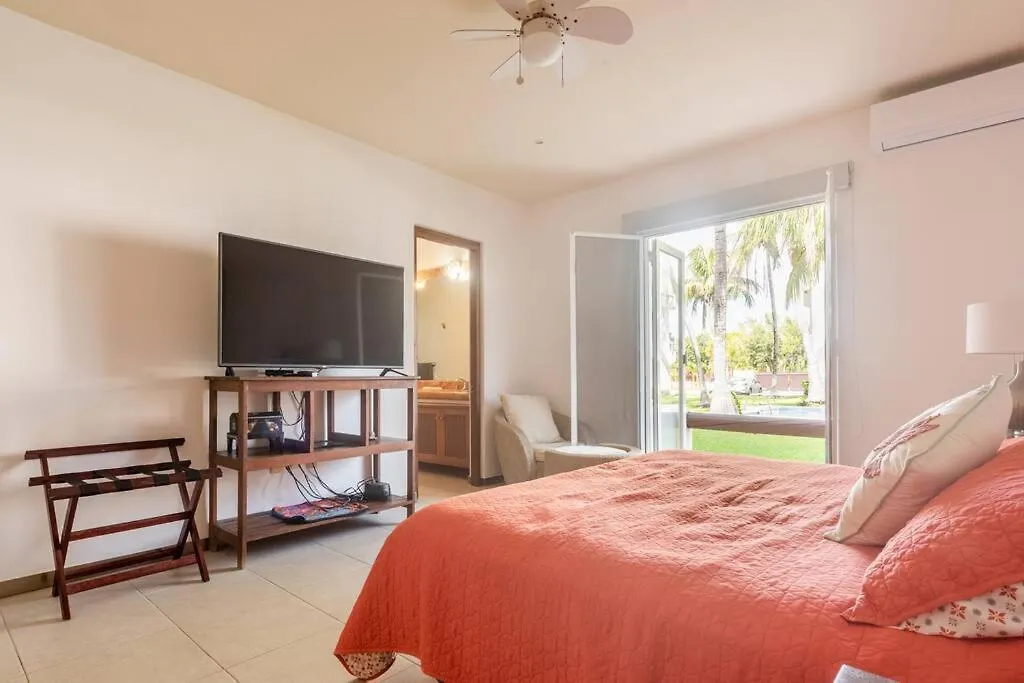 Stunning Condo In Excellent Location Cancun