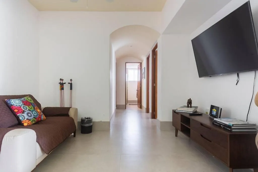 Stunning Condo In Excellent Location Cancun Apartment