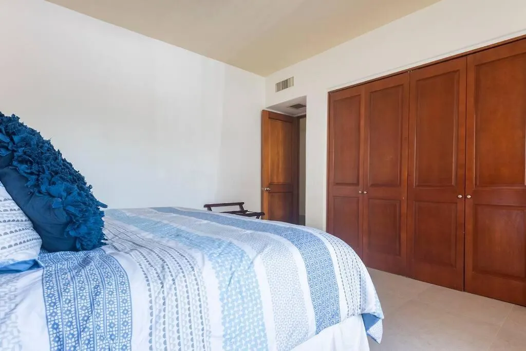 Stunning Condo In Excellent Location Cancun Apartment